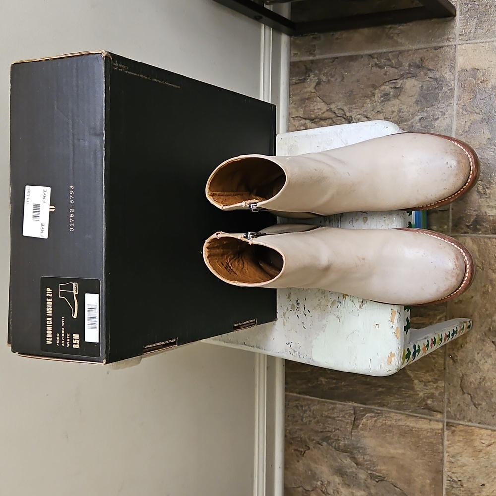 Frye Veronica Inside Zip Distressed Midcalf  Boots 8.5 - Picture 2 of 6